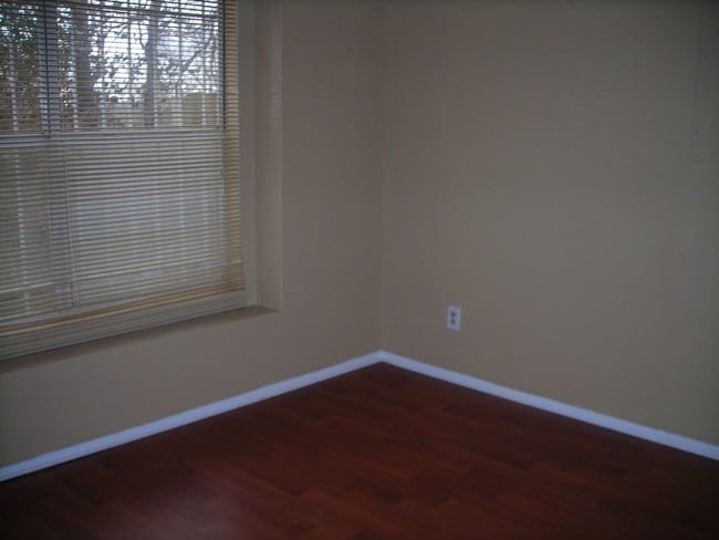 Building Photo - 401 Surrey Rd