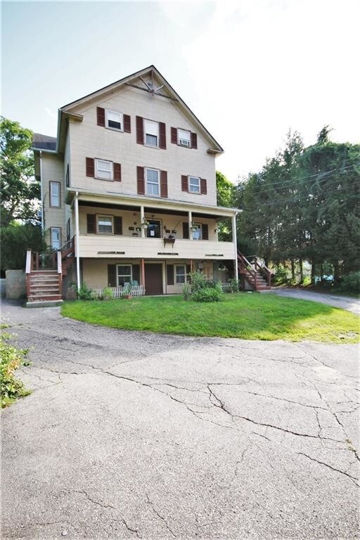 80 Ramies Ln Unit 1, Burrillville, RI 02830 Room for Rent in