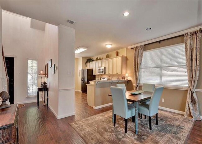 Building Photo - 7601 Shadowridge Run