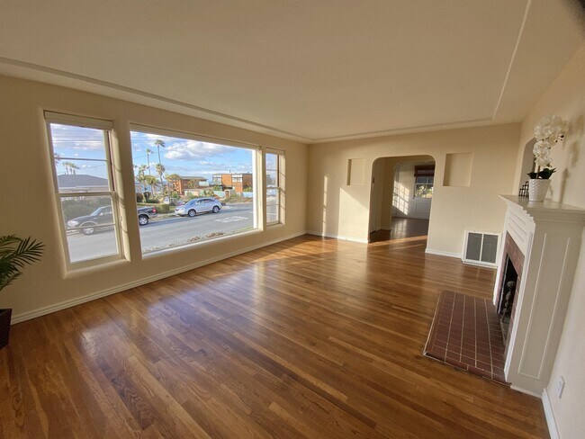 Building Photo - 4491 Coronado Ave