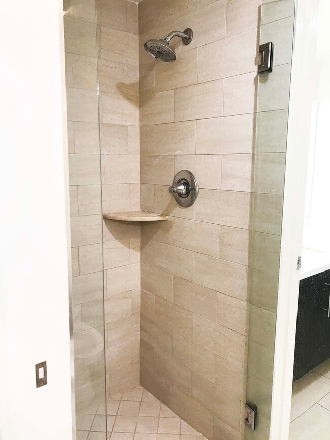 Building Photo - 468 South Roxbury