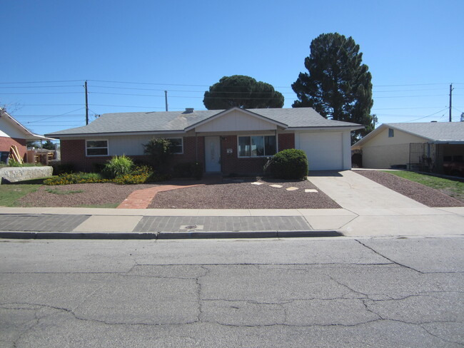 Building Photo - 512 De Leon Dr