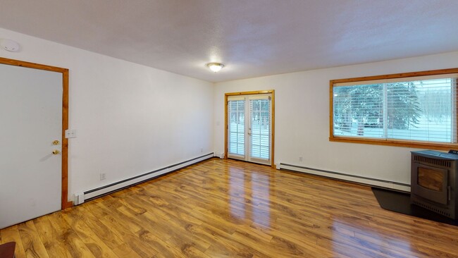 Building Photo - Charming 2-Bedroom Home for Rent in North ...