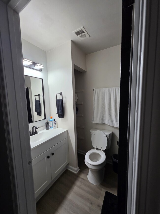 Foto del edificio - 5701 Lavender Plaza