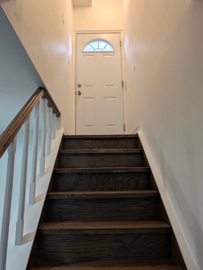 Separate Entrance - 414 Ceremonial Dr