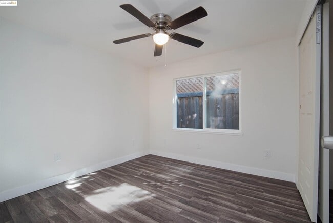 Building Photo - 1378 Windsor Way