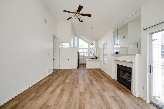 Foto del edificio - 2007 Castle View Dr