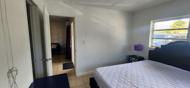 Foto del edificio - 2036 NE 26th St