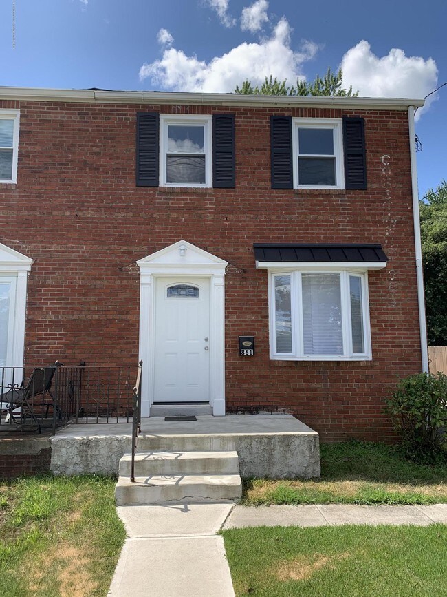 861 Parkway Ave, Ewing Township, NJ 08618 Townhome Rentals in Ewing