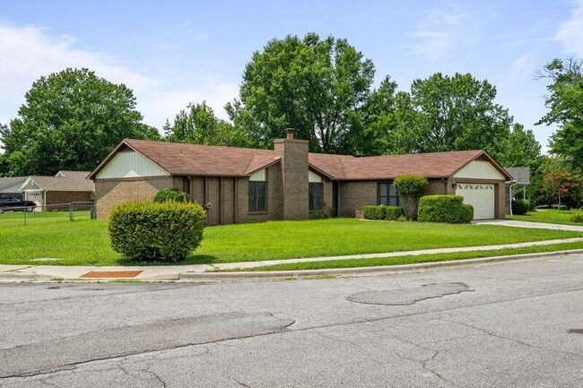 Building Photo - 1028 SE Kinsey Dr