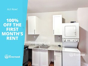 Building Photo - 207 9th Ave W