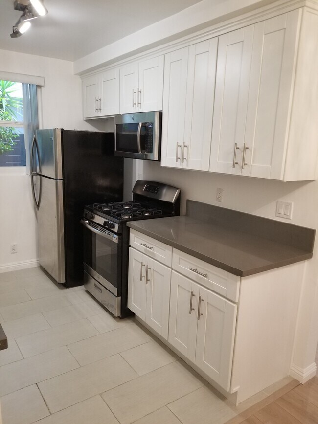 Foto del edificio - 1132 S Oakhurst Dr