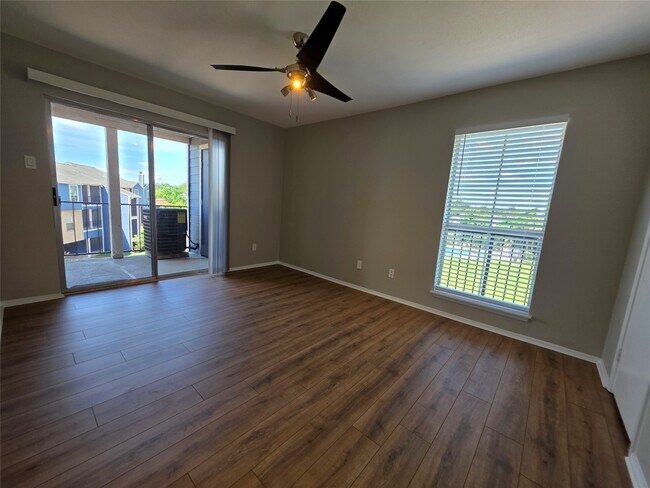 Building Photo - 18519 Egret Bay Blvd