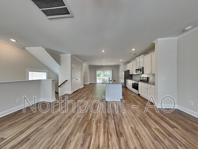 Foto del edificio - 6921 Woodland Stream Pl