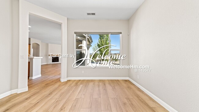 Building Photo - Updated Southwest Vistas home with Panoram...
