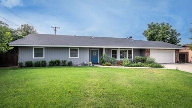 Building Photo - 25597 Lomas Verdes St