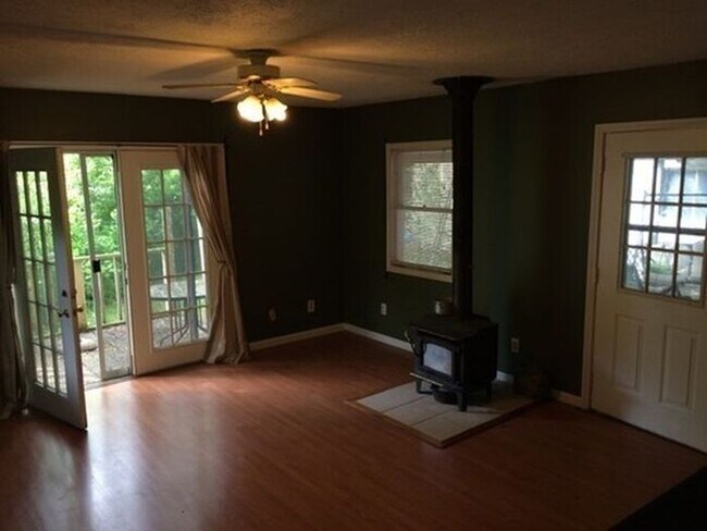 Building Photo - 35176 Chestnut Ridge Rd