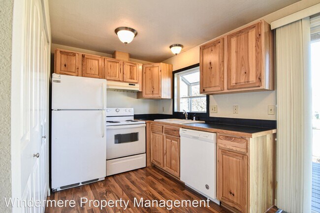 Building Photo - 2 br, 1 bath House - 20103 Birch Way #B
