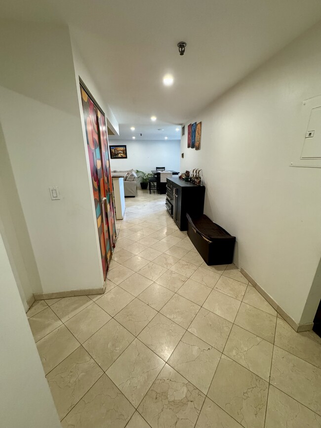 Foto del edificio - 382 Ocean Ave