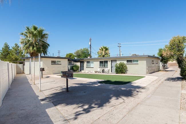 Foto del edificio - 1081 N California St