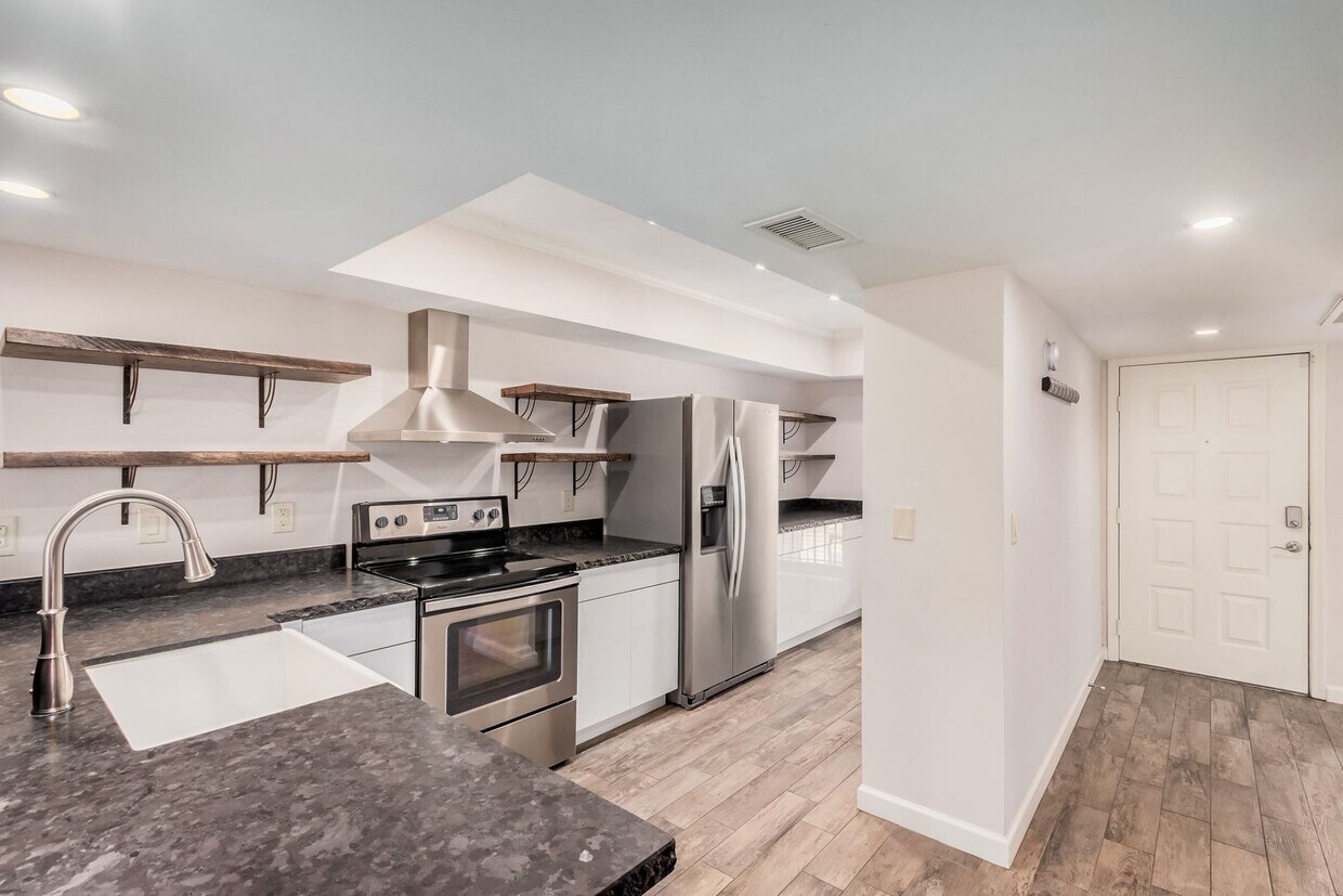 Foto principal - Stylish 2 Bed, 2 Bath Oasis in the Heart o...