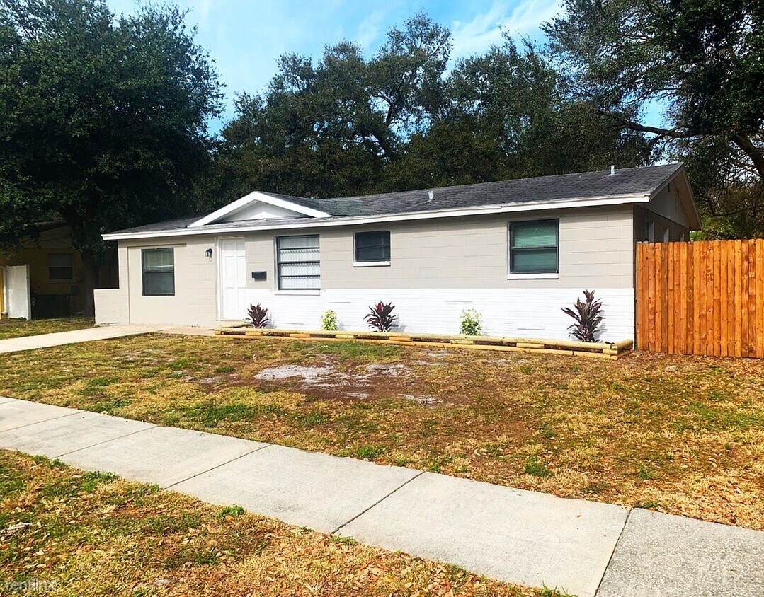 Primary Photo - 4 br, 2 bath House - 5815 92nd Ter N