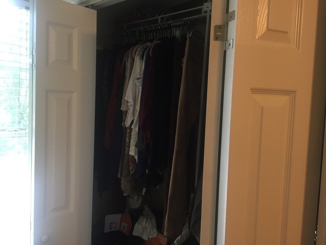 closet space - 847 W Georgia St