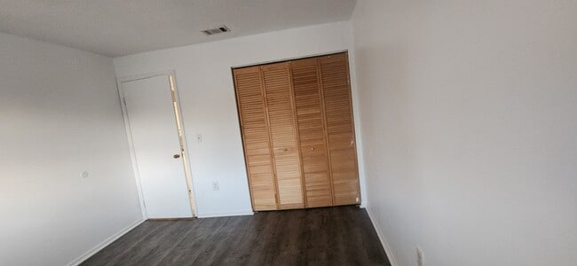Foto del edificio - 1552 University Ln