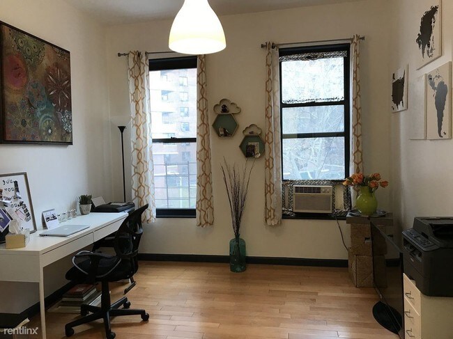 Building Photo - 2 br, 1 bath Apartment - 211 E Broadway