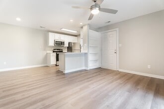 Building Photo - The Park at North Ridge