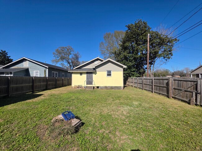 Foto del edificio - 3042 Main St