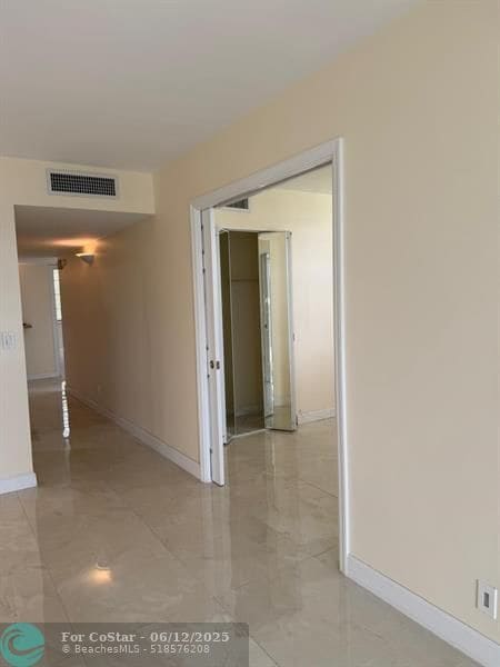 Building Photo - 9420 Poinciana Pl
