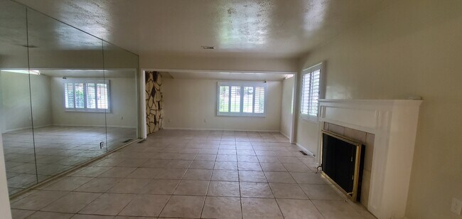 Building Photo - 68 Laurel Dr