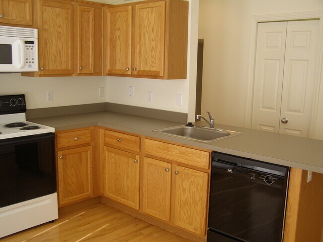 Photo - 237 Carron St Townhome