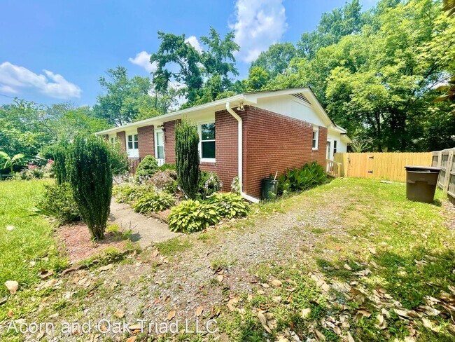 Foto del edificio - 3 br, 1.5 bath House - 3217 Harte Pl