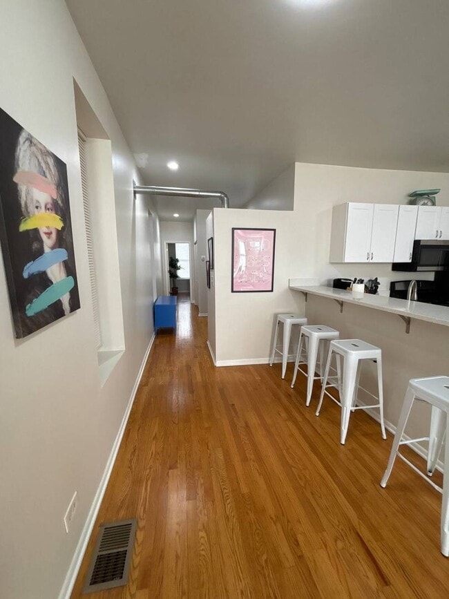 Foto del edificio - 2122 W Huron St