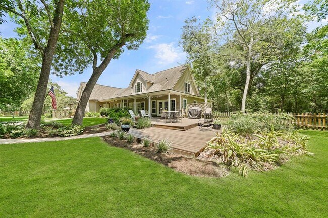 Foto del edificio - 5318 E Plantation Oaks Dr