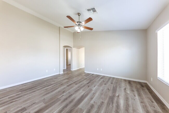 Foto del edificio - 12234 N 121st Ln