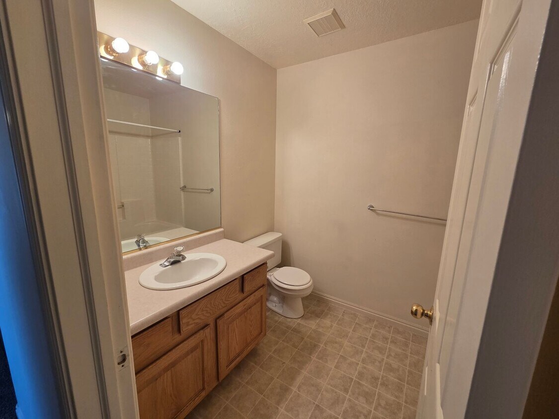 Foto del edificio - 2 Bed Apartment - Ready to GO!