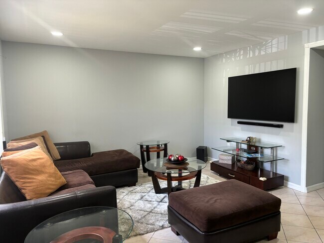 Foto del edificio - 9050 NW 28th St