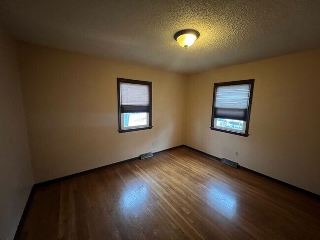 Foto del edificio - Great Duplex with 2+ bed/1 bath/1 Car gara...