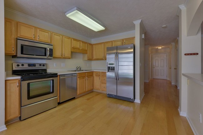 Building Photo - 3-bedroom townhouse in Fieldstone Farms