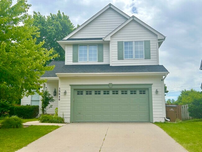 Building Photo - 15630 Wildwood Dr