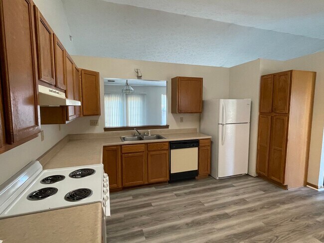 Building Photo - UPDATED 3 BR HOME IN PRIME WEST LAFAYETTE ...