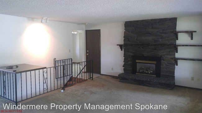 Building Photo - 3 br, 3 bath House - 11502 N. Merlin Dr.