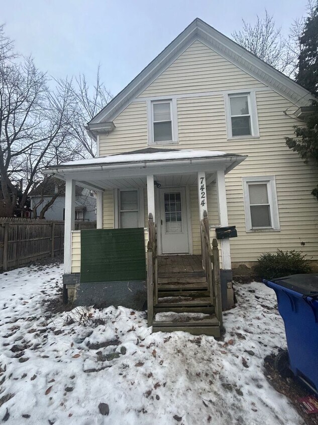 Foto principal - 7424 Indiana Ave