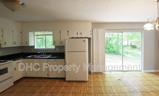 Foto del edificio - 210 Creekwood Ln