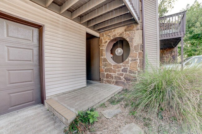 Foto del edificio - Beautiful 2 bedroom, 2 bath in Brookside A...