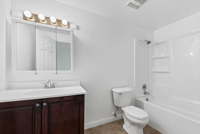Foto del edificio - Townhouse in Hoffman Estates