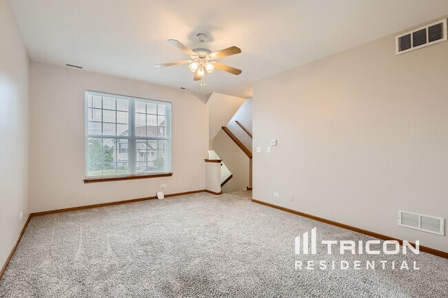 Foto del edificio - 1746 Fieldstone Dr N